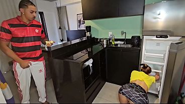 Miniatura de Es día de partido y lo celebro follándome el coño de mi suegra, una MILF buenísima (COMPLETO EN ROJO)