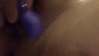 Miniatura de Milf plays with wet pussy