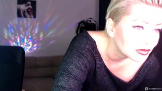 Miniatura de Wild mature witch AimeeParadise rips her pantyhose and cums passionately!