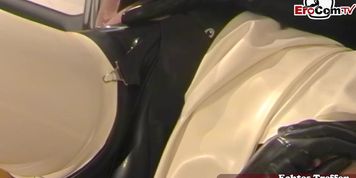 Miniatura de German Bdsm Dominatrix At Fetish Meeting With Users