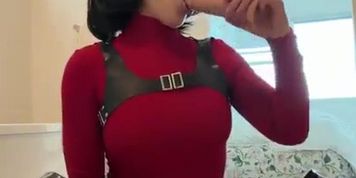 Miniatura de Nicole Doshi Ada Wong Squirts In Hot Resident Evil Cosplay