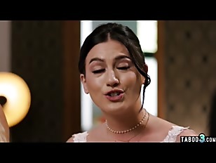 Miniatura de milf brides megan mistakes and cyber doll have to sex with a perv officiant