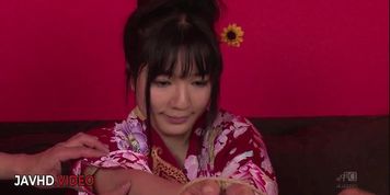 Miniatura de Chiharu's Kimono Threesome Adventure With Intense Asian Blowjobs And Cream Pie Finish