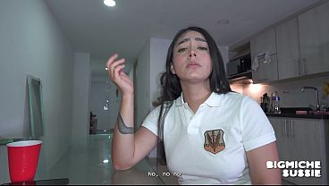 Miniatura de Castigada por no hacer la tarea: atada de pies y manos, follada eyaculada dentro, y luego expulsada con un . La carga del padrastro.
