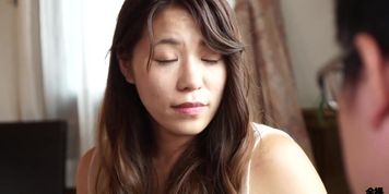 Miniatura de Voluptuous Japanese Woman Gives Full Access Except Anal Onl...