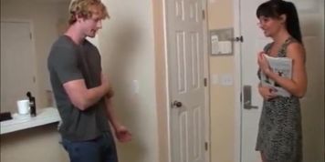 Miniatura de Big Cock Explodes For The Hot Milf