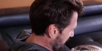 Miniatura de Pornstarplatinum Dee Williams Gets Threesome Fucking Sessio...