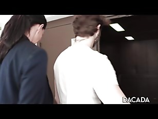 Miniatura de milf boss dacada fucks apprentice at the garage