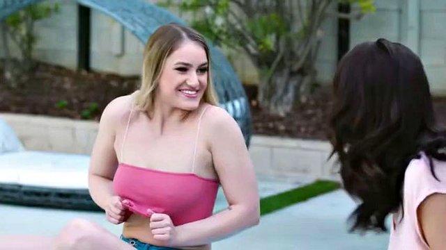 Miniatura de Big Tits Lesbian Threesome