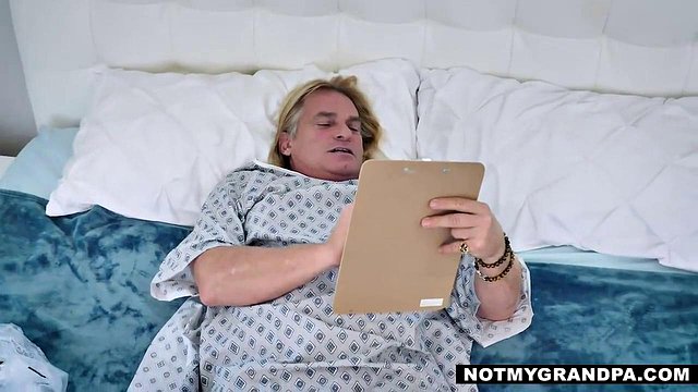 Miniatura de Busty Latina Nurse Ms. Lopez Craves Huge Cocks