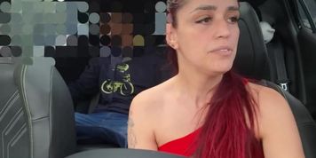 Miniatura de Woman becomes driver and has sex with passengers (Fanny Squirting)