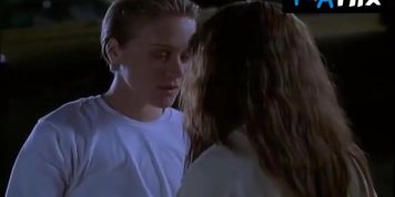 Miniatura de Michelle Williams Lesbian Scene in If These Walls Could Talk 2