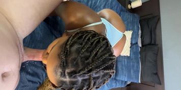 Miniatura de Woman Receives Facial and Creampie