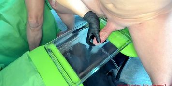 Miniatura de Underwater handjob leads to intense orgasm