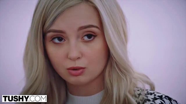 Miniatura de Blonde Takes Big Cock Anal After Work Reason