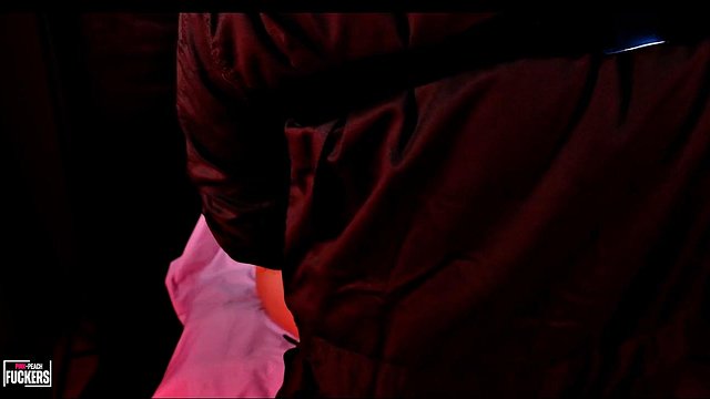 Miniatura de Lesbian BDSM Restraints Spark Multiple Orgasms
