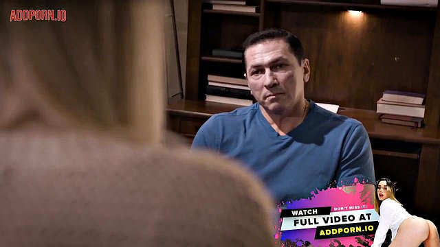 Miniatura de Kenna James Craves Stepdaddy Creampie