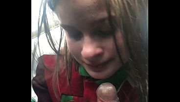 Miniatura de Mejores amigas lesbianas hacen sexo oral descuidado en el coche