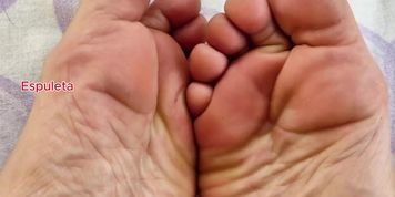 Miniatura de Footjob with skinny feet