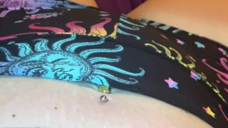 Miniatura de Faceless Milf Masturbates To Orgasm In Shorts