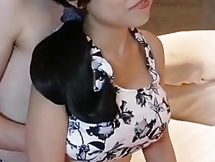 Miniatura de homemade amateur personal shooting: stimulating the nipples of my big breasted girlfriend in a swimsuit and making her feel