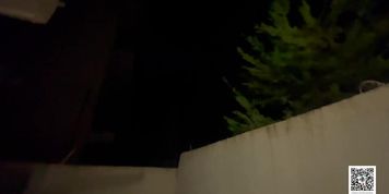 Miniatura de Couples Intimate Moment on Apartment Balcony