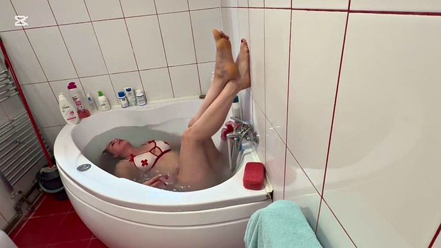 Miniatura de Sexy_Emeli Holds Her Breath Underwater While Squirting