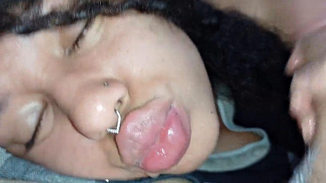 Miniatura de Rei da Safadeza's Slutty Lips Get Creampied Close-Up POV