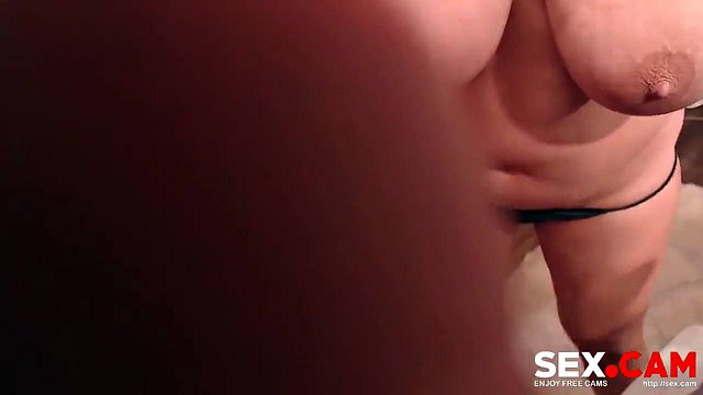Miniatura de Big-Tits Milf Fingers Pussy in Live Stream
