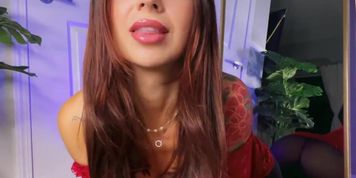 Miniatura de Princesa Cherry-Hermosa Milf, Estrena Su Vestido Rojo Y Pantimedias Negras-1080P{PLAYVIDS.COM}.MP4