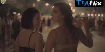 Miniatura de Laura Dutra Lesbian, Bikini Scene in Vermelho Sangue