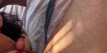 Miniatura de amateur couple having sex in a public pool