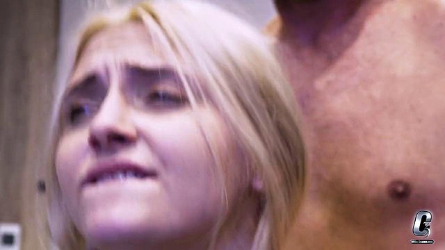 Miniatura de Lucky Silver Fox Gets Double Penetrated by Funky Town, Anna Boleyn, Sveltelana, Victoria Benz in