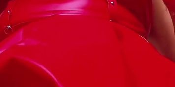 Miniatura de Hot blonde MILF in red latex ? can’t wait to peg her Clients arse ??