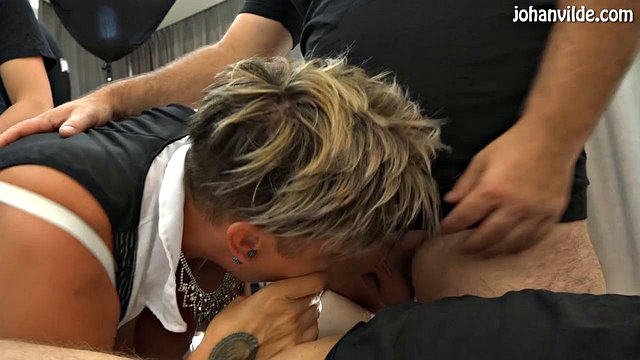Miniatura de Big Cock Group Pounds Sweden MILF's Every Hole