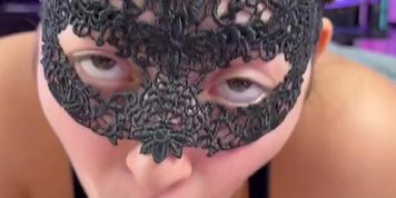 Miniatura de What’s better than a blowjob&quest; A blowjob with eye contact&period;