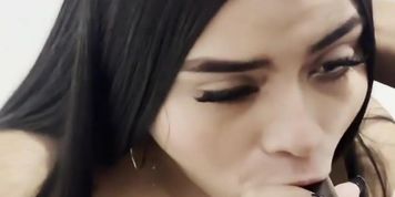 Miniatura de Latina hotwife has her pussy torn by bbc &lpar;SUBTITLED&rpar;