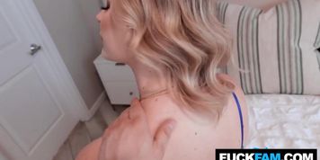 Miniatura de Peaking Through Milfs Gigantic Ass End Up Having Blowjob Je...