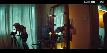 Miniatura de Vladinella Katzarska Lesbian Scene in Ilonas Bloody Body