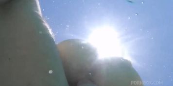 Miniatura de Stacked Milf Gets Her Massive Natural Tits Worshipped By The Pool Boy Natash@ Nice