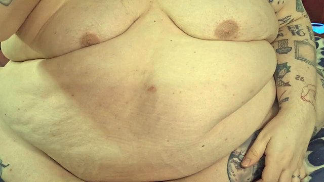 Miniatura de Big Belly Chubby Gay Guy Jerks Small Cock to Cum