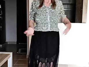 Miniatura de mature granny large natural breasts sexy striptease masturbates with legs raised dirty talk close up pussy loud orgasm