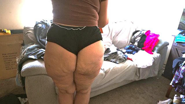 Miniatura de Jamal Anal King Folds Clothes as Phat Booty Big Butt Queen