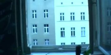 Miniatura de Blonde MILF Gets Deep Pussy Fingering and Fingering Orgasm in HD Amateur Video