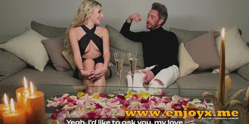 Miniatura de Torys Beau Satisfies Her With A Blowjob And Feets Before H...