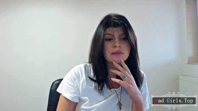 Miniatura de Brunette Skinny Webcam MILF Flaunts Big Natural Tits