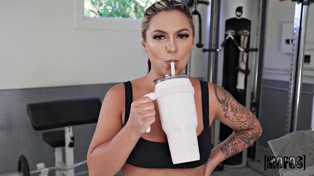 Miniatura de Blonde Big Tits Deepthroat in Slutty POV Handjob