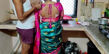 Miniatura de Stepmother Fucking Hardcore In Kitchen – Indian Desi Aunty Homemade Role Play