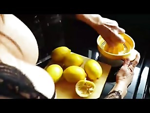 Miniatura de a very sexy milf challenges me to fuck herql4b