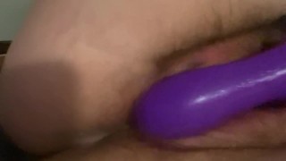 Miniatura de Milf using vibrator on wet hairy pussy